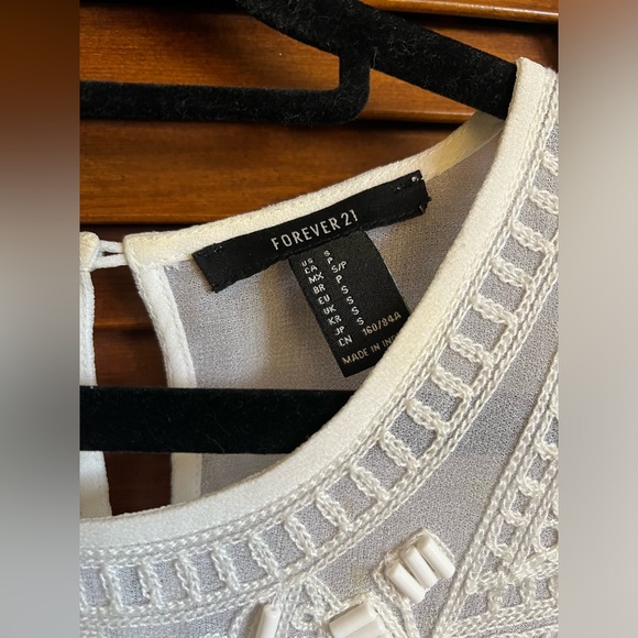 F21 White Top - Picture 4 of 4